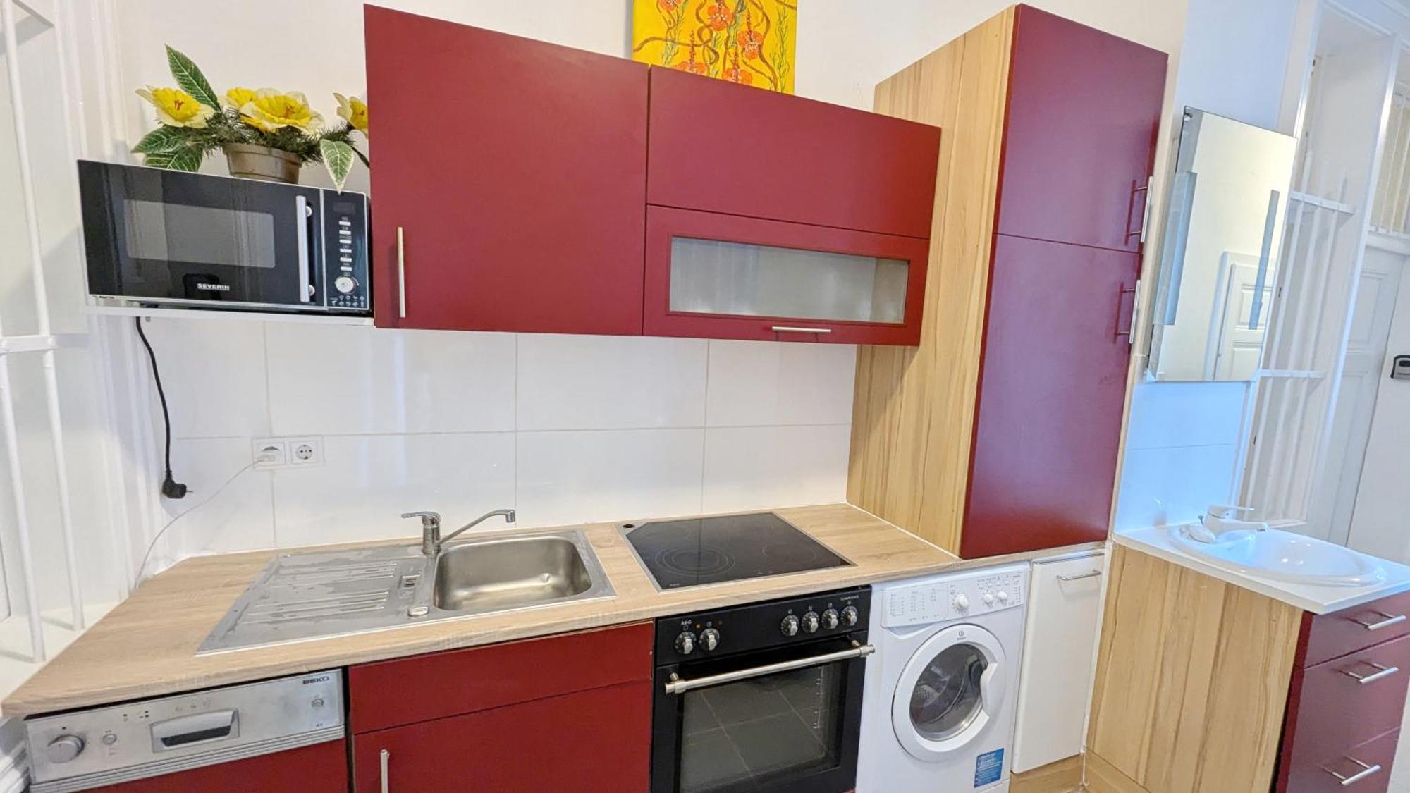 Cozy Rooms In Lugner City Area เวียนนา ภายนอก รูปภาพ