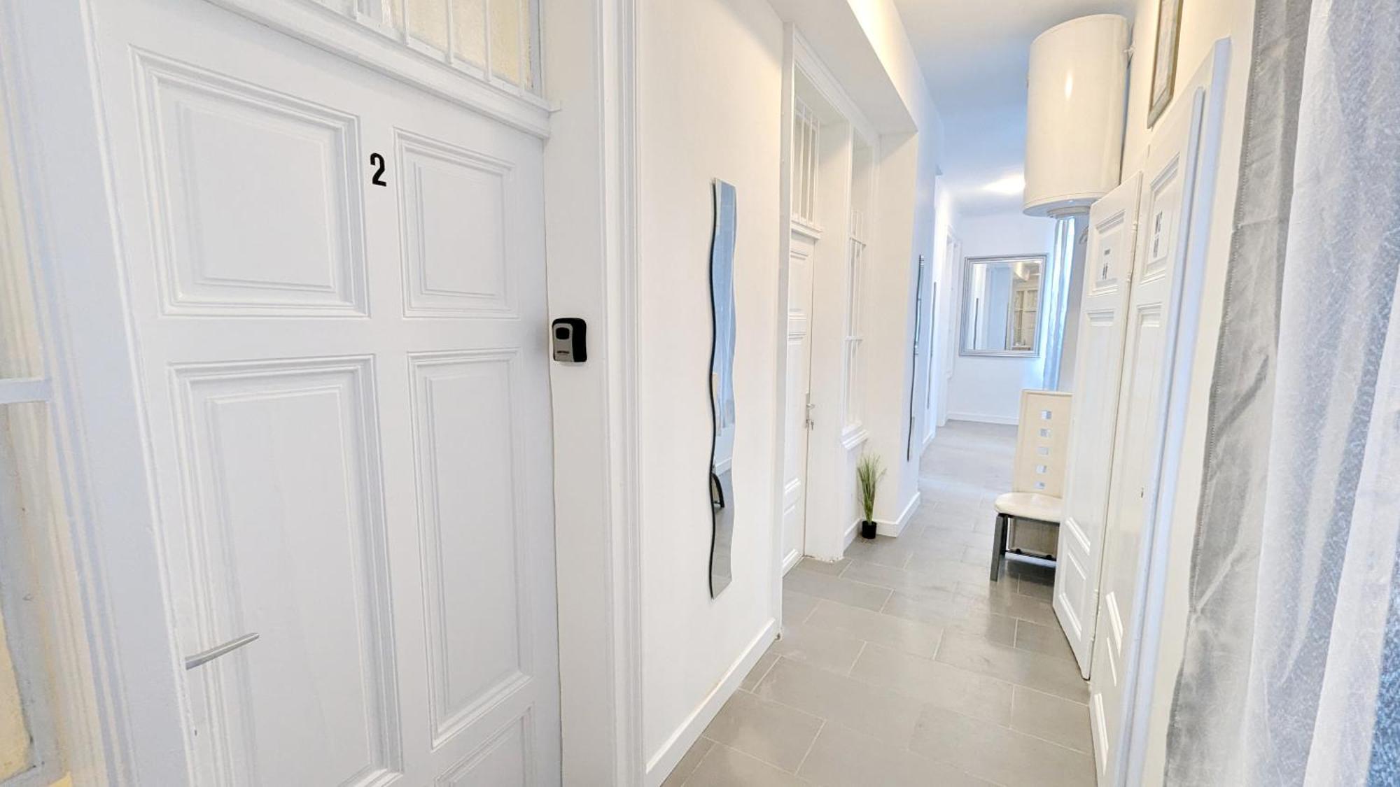 Cozy Rooms In Lugner City Area เวียนนา ภายนอก รูปภาพ
