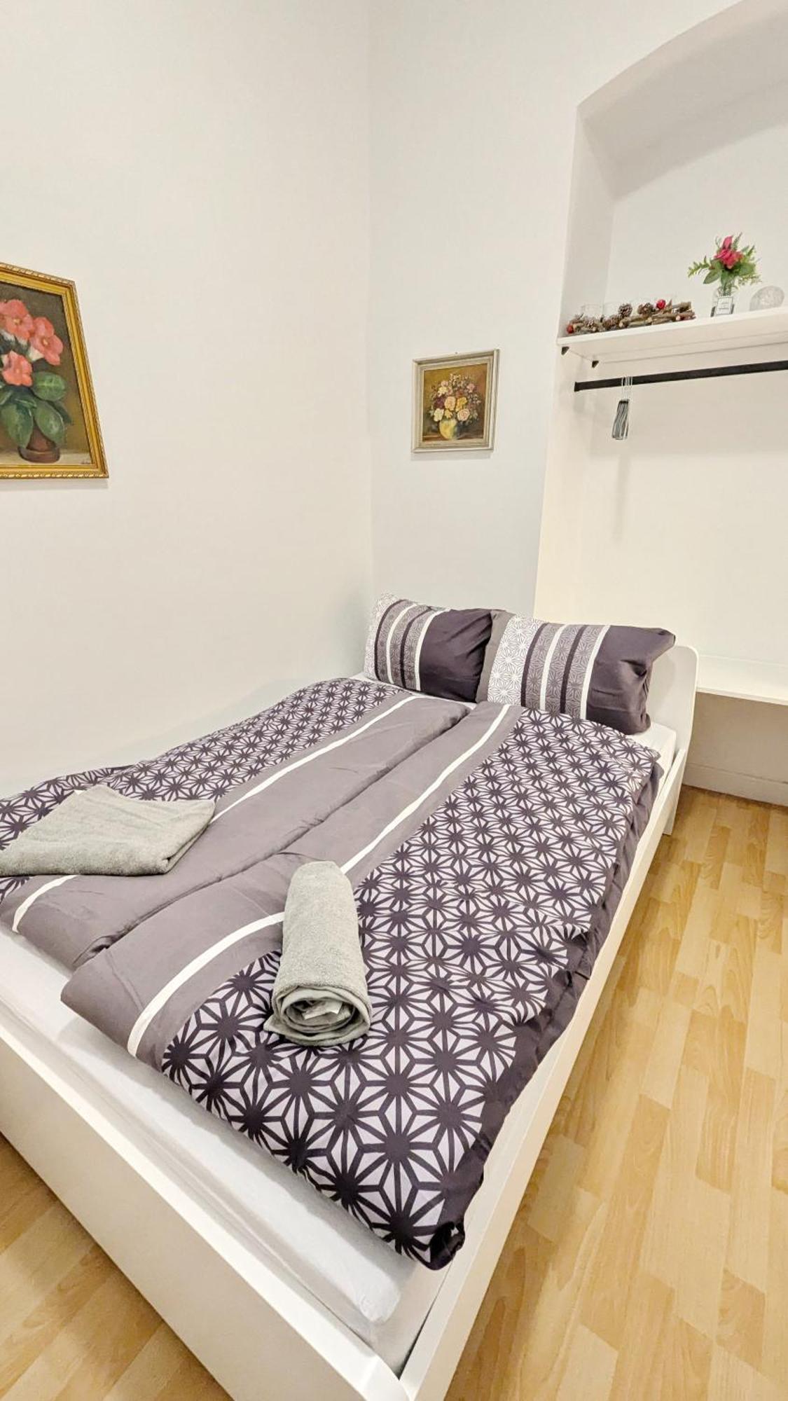 Cozy Rooms In Lugner City Area เวียนนา ภายนอก รูปภาพ
