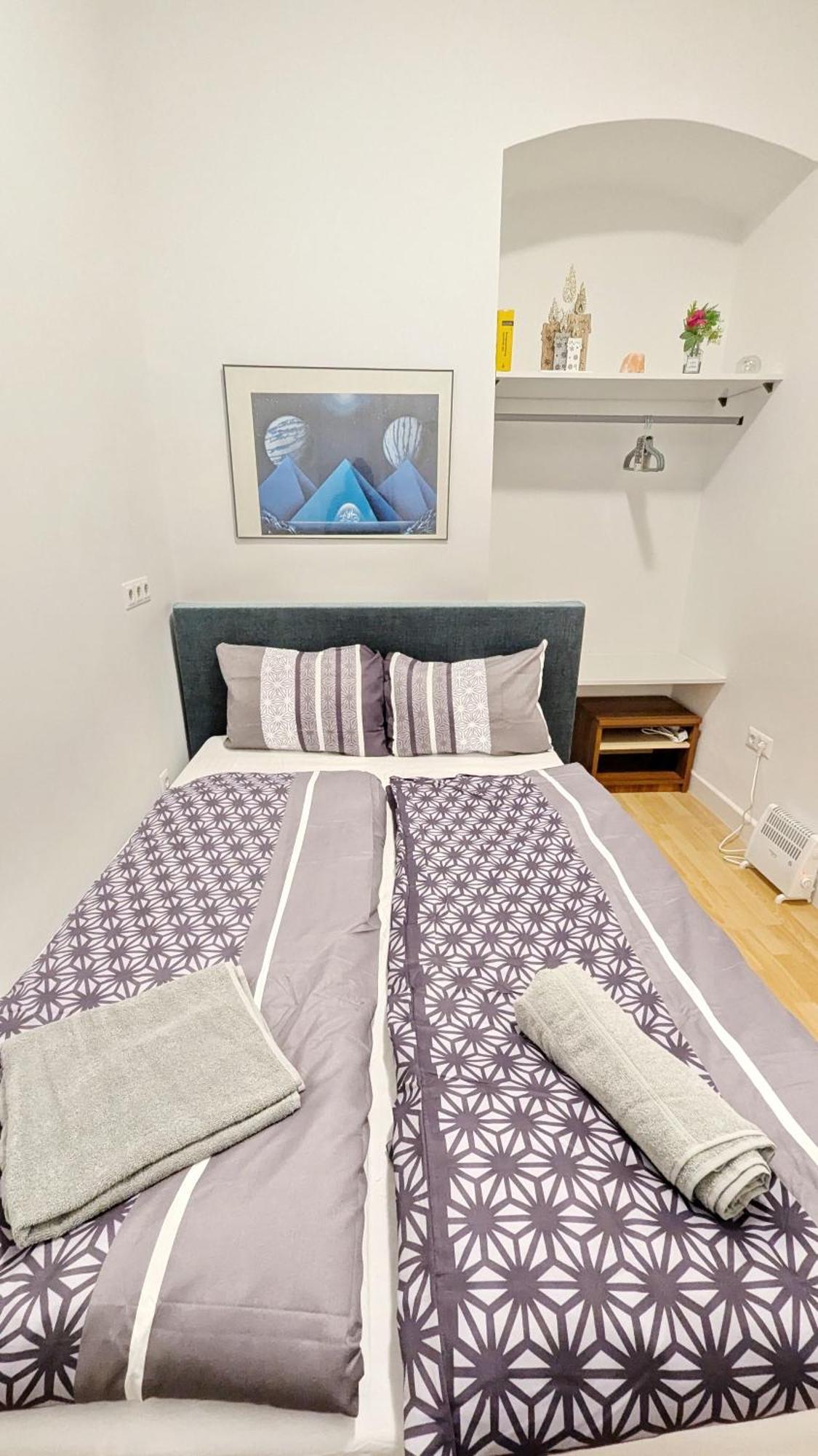 Cozy Rooms In Lugner City Area เวียนนา ภายนอก รูปภาพ