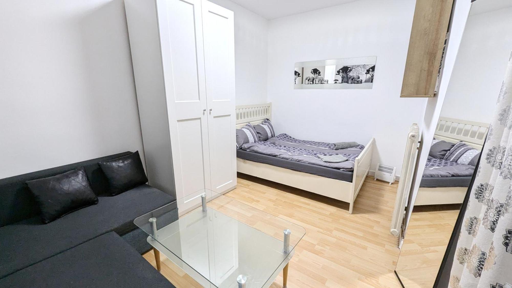 Cozy Rooms In Lugner City Area เวียนนา ภายนอก รูปภาพ